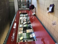 Die LESEPUNKTE und die Universitäts- und Stadtbibliothek Köln laden zur Ausstellung “Viele Schulen, ein Buch 2020” ein